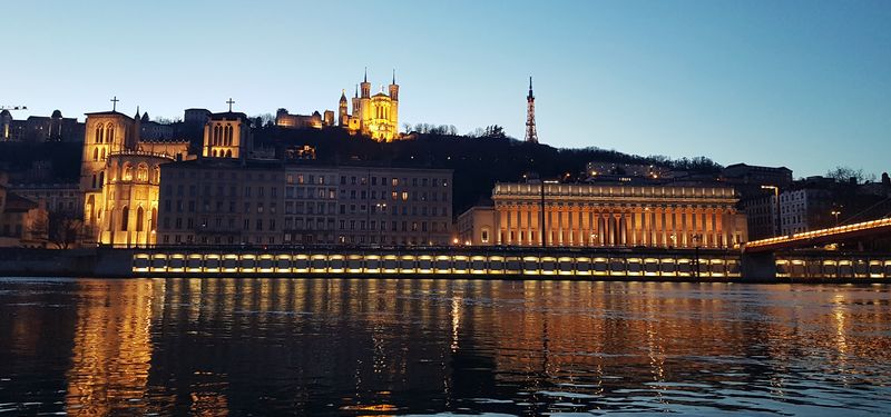 La Saône de nuit à Lyon